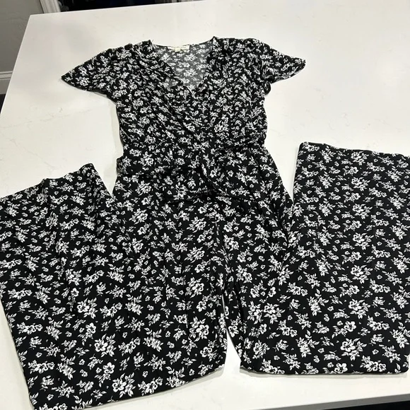 Kingston Grey Black and White Floral Jumpsuit - Picture 3 of 10